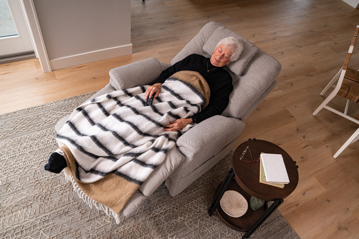 Why Do I Sleep Better in My Recliner Than My Bed? – Zecliner